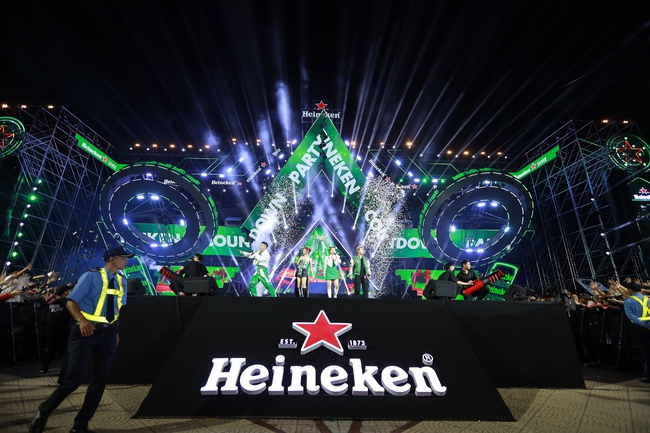DJ Bassjackers cùng Diva Hồng Nhung mở kết nối bất ngờ trong đại tiệc âm nhạc lớn nhất năm tại Nha Trang - Ảnh 2.