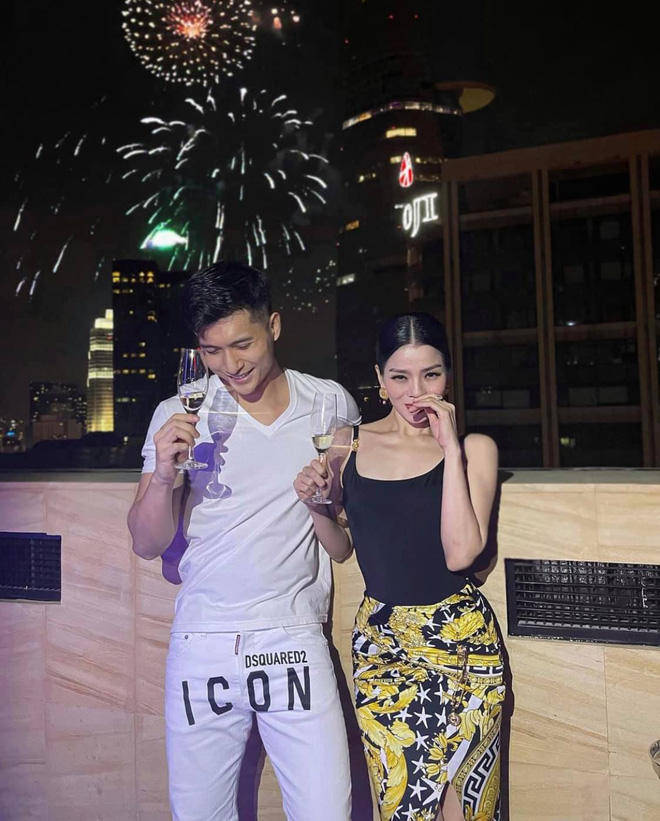 H&agrave;nh tr&igrave;nh 3 năm ngọt ng&agrave;o của cặp đ&ocirc;i Việt c&ocirc;ng khai hẹn h&ograve; v&agrave;o ng&agrave;y đầu năm - Ảnh 1.