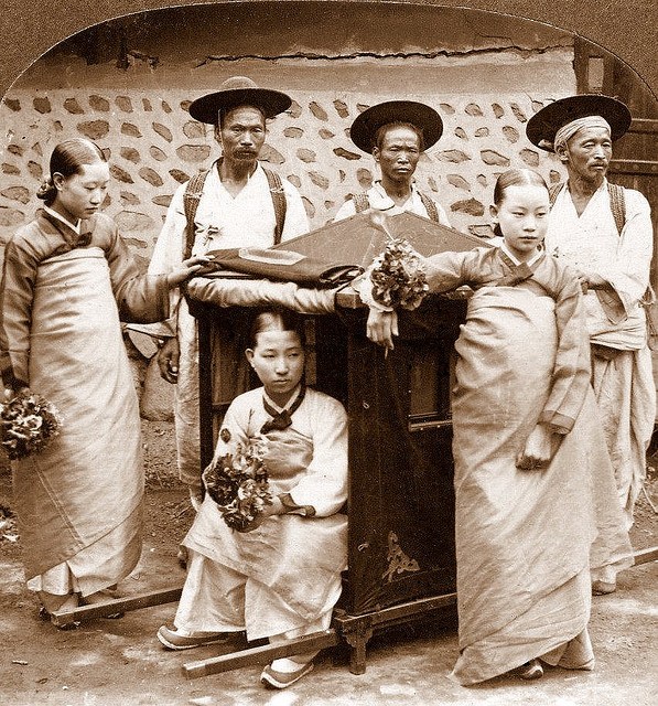 Loạt ảnh hiếm hoi ghi lại cuộc sống tại Hàn Quốc thời xa xưa, nhiều thứ đặc biệt khác xa so với tưởng tượng - Ảnh 14.