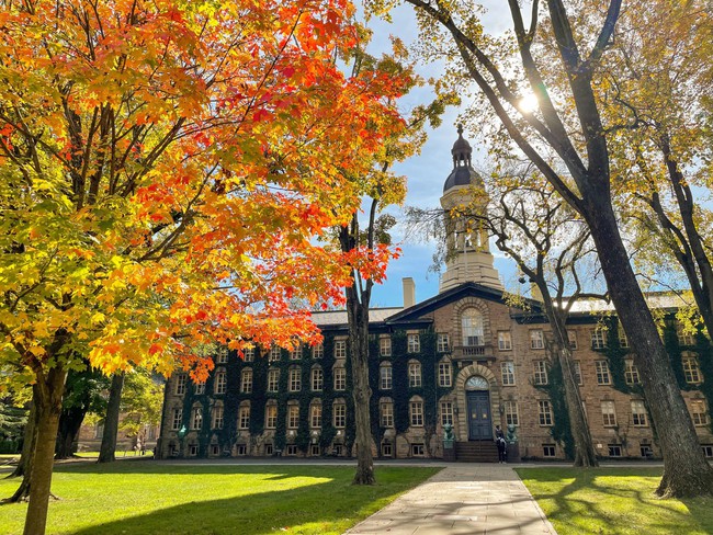 Ngôi trường là kỳ phùng địch thủ với Harvard: Cái nôi đào tạo toàn tinh hoa, là nơi nhà vật lý thiên tài Albert Einstein từng sống và làm việc - Ảnh 2.