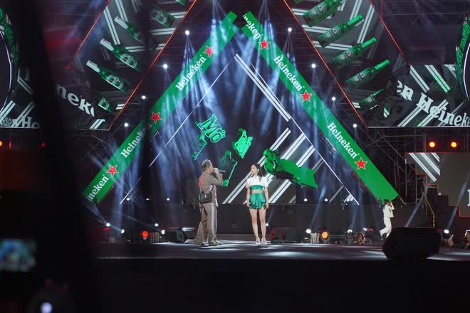 Một đêm bùng nổ tại đại tiệc Heineken Countdown Party 2023: Bộ 3 DJ bung loạt beat đỉnh cao, dàn sao Việt mở đầu năm mới ấn tượng - Ảnh 12.