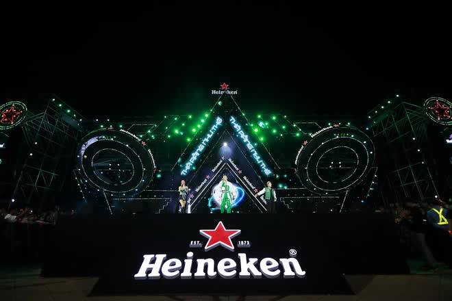 Một đêm bùng nổ tại đại tiệc Heineken Countdown Party 2023: Bộ 3 DJ bung loạt beat đỉnh cao, dàn sao Việt mở đầu năm mới ấn tượng - Ảnh 11.