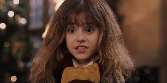 Khoảnh khắc hiếm hé lộ tính cách thật của Emma Watson thời Harry Potter, thái độ với đạo diễn gây bất ngờ - Ảnh 1.