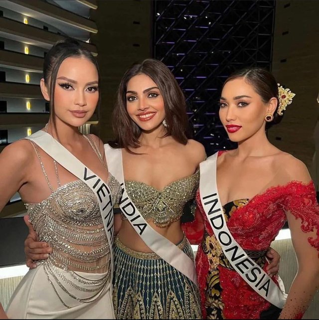 Ngọc Ch&acirc;u diện chiếc &aacute;o của mẹ, tiết lộ về v&ograve;ng phỏng vấn k&iacute;n tại Miss Universe 2022 - Ảnh 7.