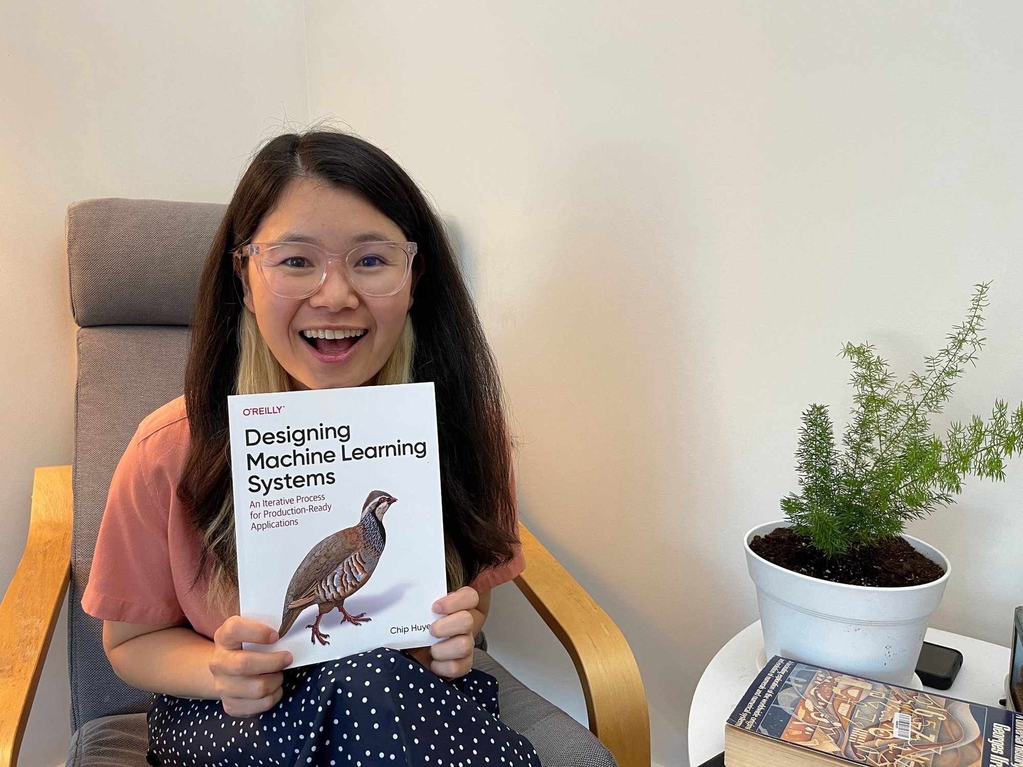 Huyen Chip: 物議を醸した本を出版した少女から、最初の月に 10,000 部を売り上げ、11 の言語に翻訳された Amazon でトップ 1 の本の著者まで - 写真 3. Huyen Chip: 物議を醸した本を出版した少女から、最初の月に 10,000 部を売り上げ、11 の言語に翻訳された Amazon でトップ 1 の本の著者まで - 写真 3.