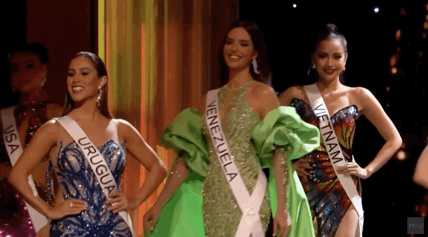 Toàn cảnh Bán kết Miss Universe: Ngọc Châu tỏa sáng với nhan sắc và màn catwalk nổi bật, dàn đối thủ mạnh trình diễn mãn nhãn - Ảnh 12.