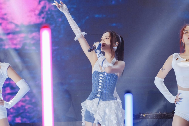 Nữ ca sĩ từng làm việc tại ngân hàng, mang 40 triệu đồng vào TP.HCM lập nghiệp giờ ra sao? - Ảnh 3. Nữ ca sĩ từng làm việc tại ngân hàng, mang 40 triệu đồng vào TP.HCM lập nghiệp giờ ra sao? - Ảnh 3.