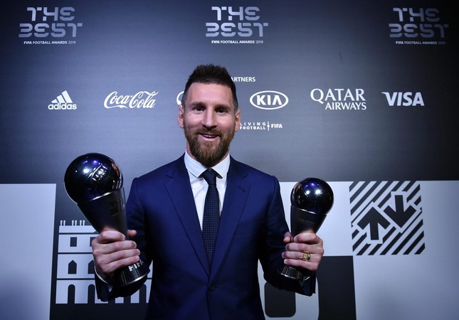 FIFA công bố đề cử The Best: Ronaldo ngồi ngoài, nhìn Messi đua tranh cùng Neymar và Mbappe - Ảnh 1.