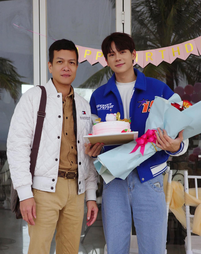 H&agrave;nh Tr&igrave;nh C&ocirc;ng L&yacute; đ&oacute;ng m&aacute;y, lộ kết phim cực vi&ecirc;n m&atilde;n - Ảnh 4.