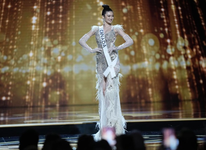 Đại diện Canada mặc váy của 1 NTK Việt tại chung kết Miss Universe - Ảnh 5.