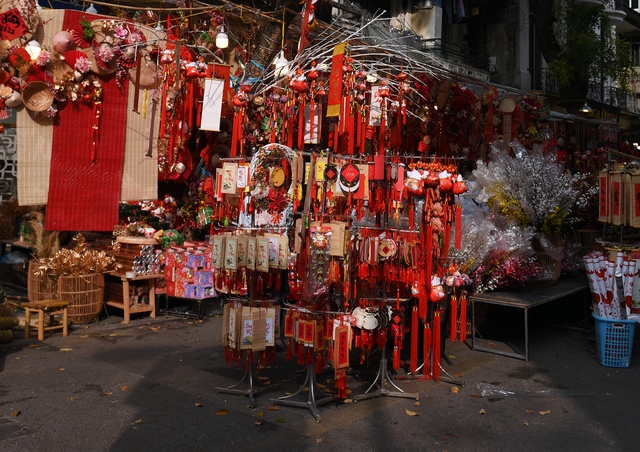 Chợ hoa truyền thống Hàng Lược tấp nập trong những ngày cận Tết - Ảnh 4.
