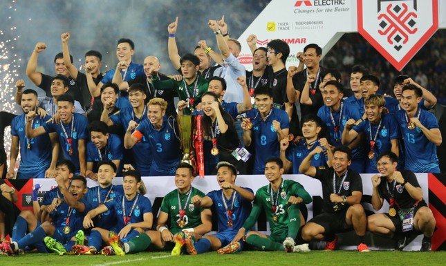 Tiết lộ sốc về tiền thưởng của tuyển Thái Lan sau chức vô địch AFF Cup - Ảnh 1.
