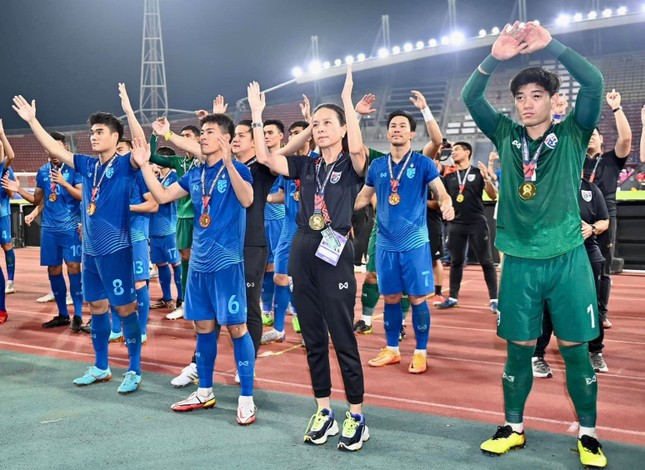 Madam Pang hé lộ mục tiêu đầy tham vọng cùng đội tuyển Thái Lan - Ảnh 1.