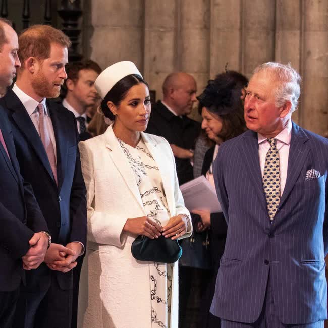 Vua Charles có ý định dùng hơn 1.000 tỷ để yêu cầu Meghan Markle ly hôn nhằm cứu vớt cuộc đời con trai - Ảnh 1.