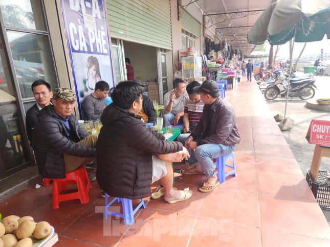 Trung Quốc nghỉ Tết, dừng thông quan hàng hóa qua biên giới Lạng Sơn - Ảnh 2.