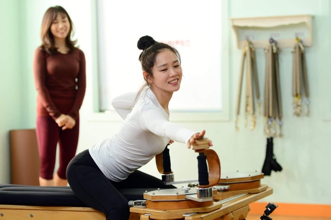 “Đối thủ của Song Hye Kyo” giữ vóc dáng nhờ tập pilates - Ảnh 6.