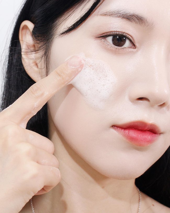 4 bước skincare không nên bỏ qua trong Tết để tránh lão hóa nhanh - Ảnh 1.