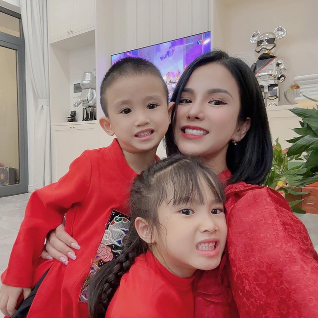 Diệp Lâm Anh gặp lại con trai, để lộ 1 chi tiết khác biệt liên quan đến gia đình chồng cũ - Ảnh 2.
