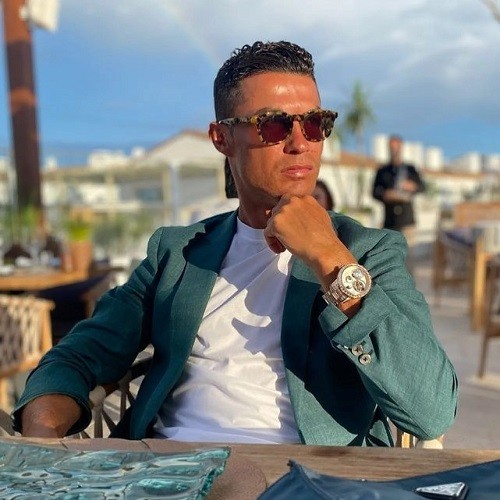 Cristiano Ronaldo's luxury diamond watch collection - Photo 13.