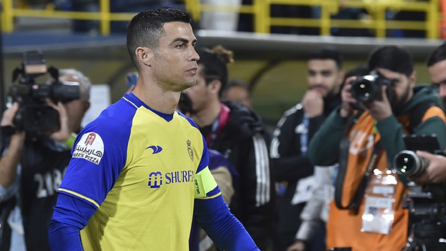 HLV Al Nassr &aacute;m chỉ Ronaldo khiến c&aacute;c đồng đội đ&aacute;nh mất m&igrave;nh - Ảnh 1.