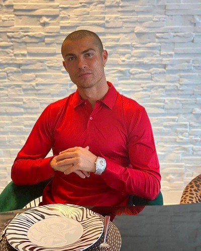 Cristiano Ronaldo's luxury diamond watch collection - Photo 11.