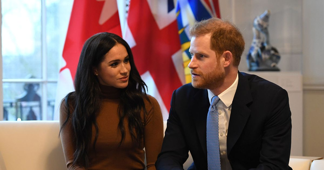 Tại sao Meghan không lên tiếng ủng hộ cuốn hồi ký của Harry trên các phương tiện truyền thông? - Ảnh 2.