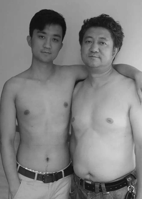 Chụp đúng một dáng cùng con trai trong 28 năm, người cha lưu giữ sự lớn lên của con bằng bộ ảnh cảm động - Ảnh 28.