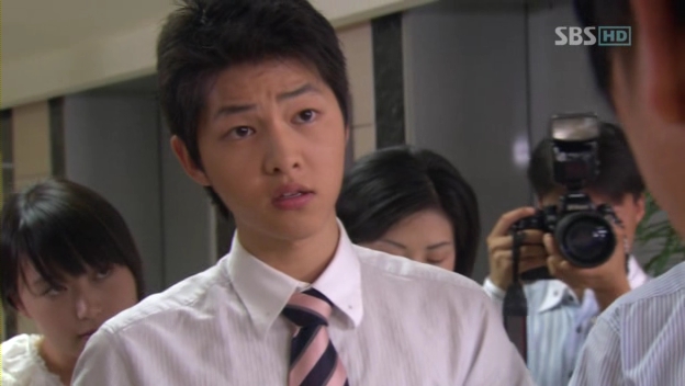 Song Joong Ki gây bão trước khi debut: Cậu sinh viên soái tới mức được so với tài tử Hoàng Cung, thành hiện tượng mạng - Ảnh 7.