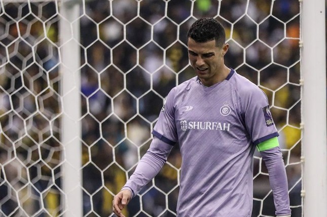 Ronaldo bị HLV Al-Nassr trách cứ sau trận thua - Ảnh 1.