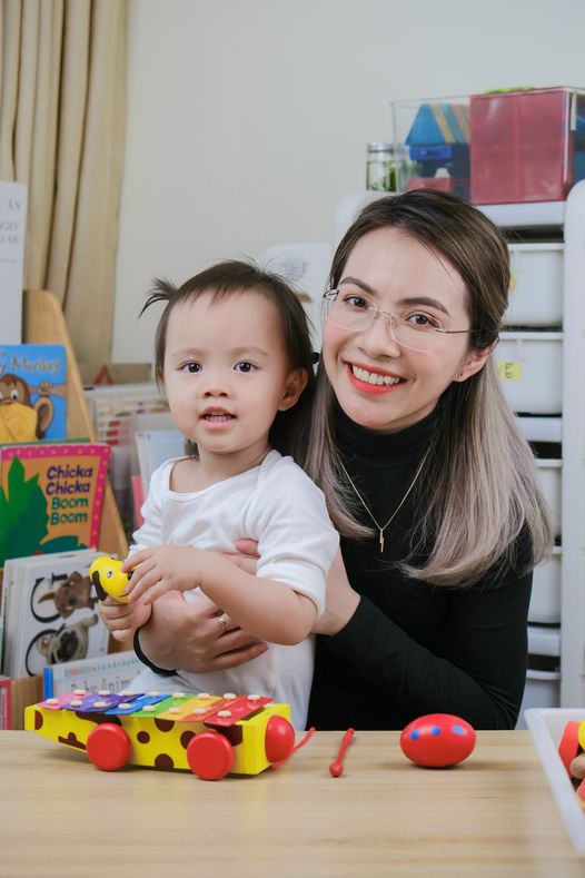 Mẹ Hà Nội tận dụng khoảng thời gian trẻ nghỉ Tết để chơi cùng con - Ảnh 1.