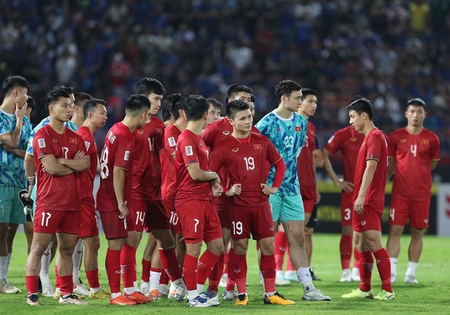 Công bố tốp 5 Quả bóng vàng Việt Nam 2022: Quang Hải vắng mặt - Ảnh 1.