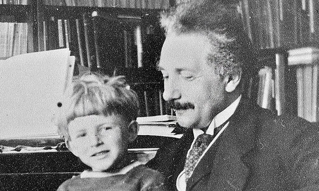Bi kịch của những đứa trẻ nhà Albert Einstein: Người biến mất bí ẩn khỏi dòng chảy lịch sử, người phát điên rồi ra đi trong cô độc - Ảnh 6.