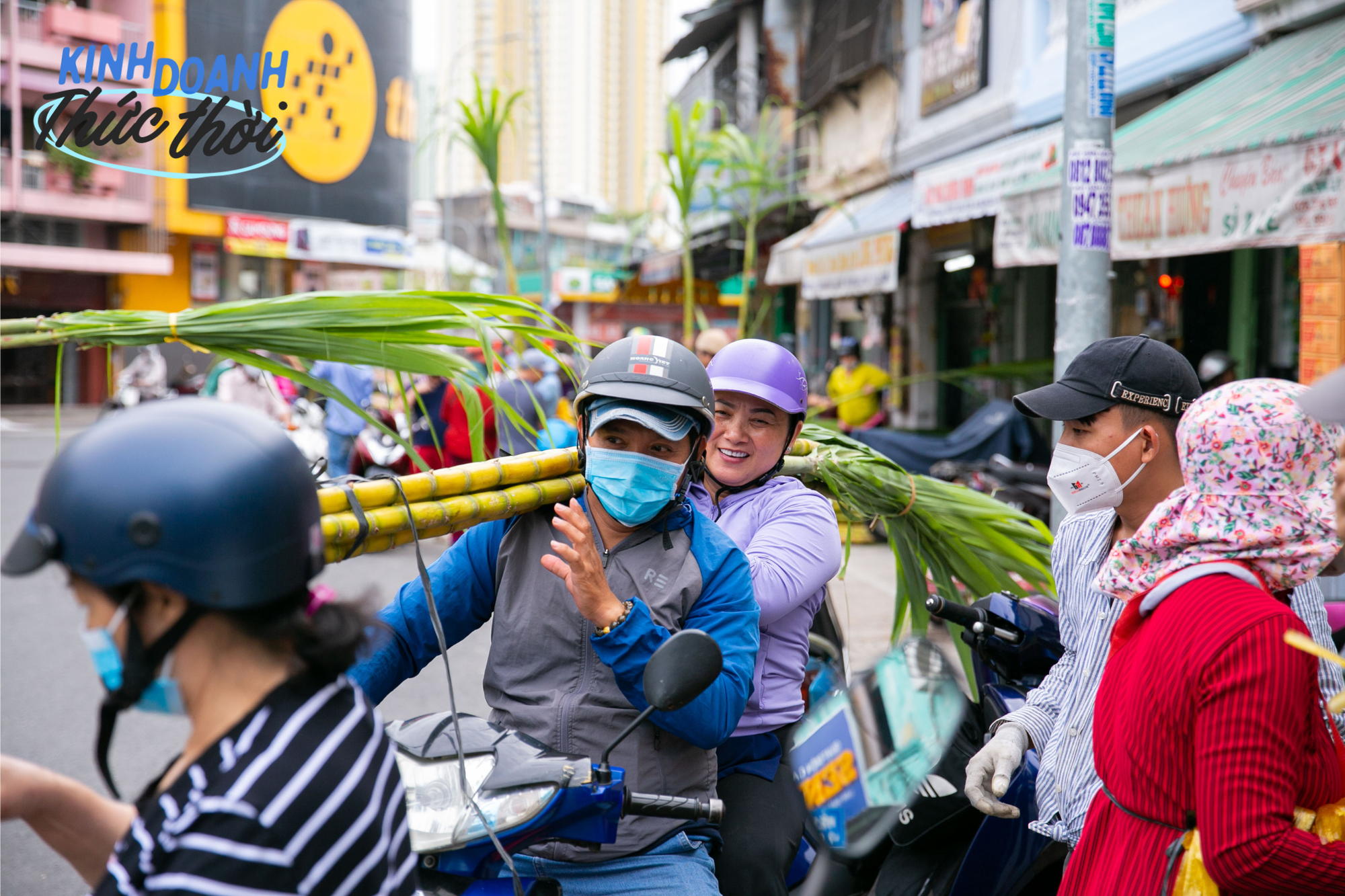 Kiếm hàng chục triệu chưa đầy 24 giờ nhờ phong tục mua mía vàng cúng vía Trời ở Sài Gòn - Ảnh 6.