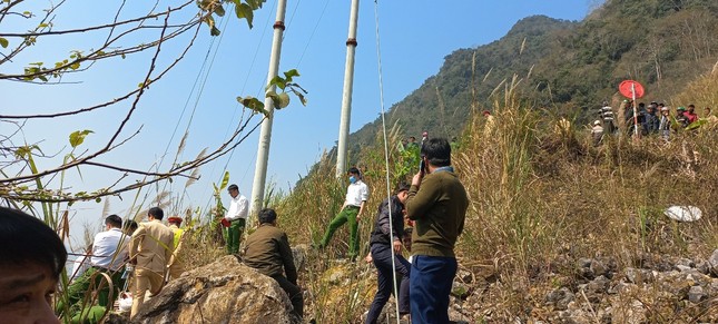 Phát hiện thi thể hai cha con và cháu gái dưới vực sâu ở Thanh Hóa - Ảnh 1.