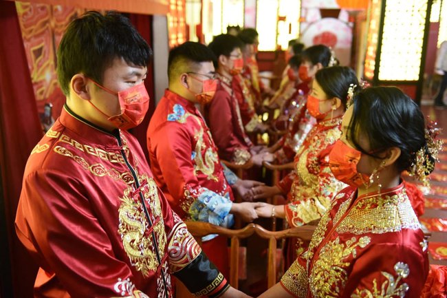 Marriage is like going to hell: Chinese young people increasingly refuse to get married because they have no money and are afraid of difficult divorce - Photo 1.