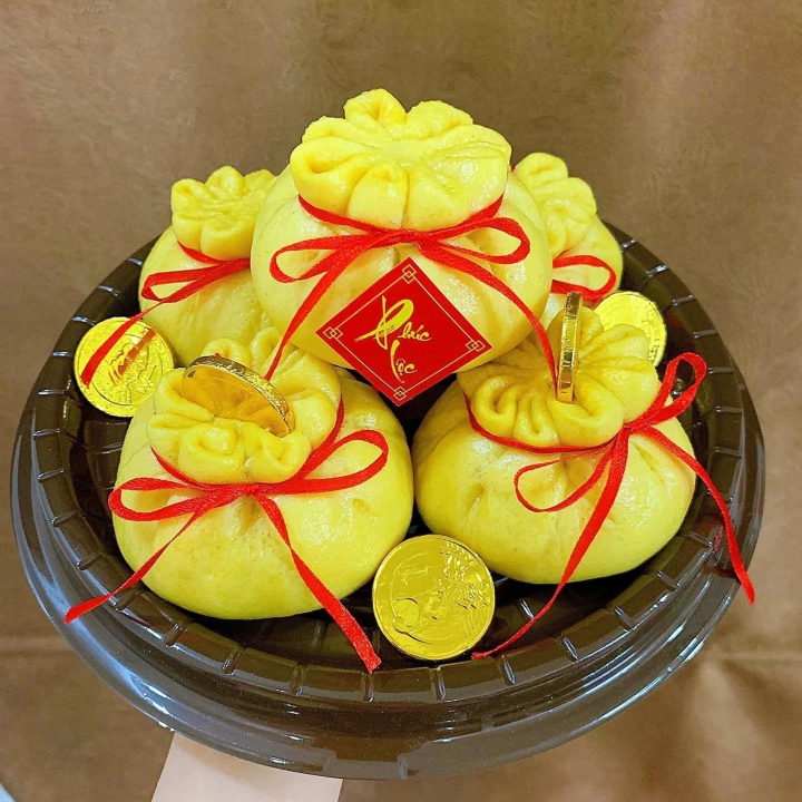 Sản phẩm ăn theo ngày vía Thần Tài bán tràn chợ mạng - Ảnh 3.