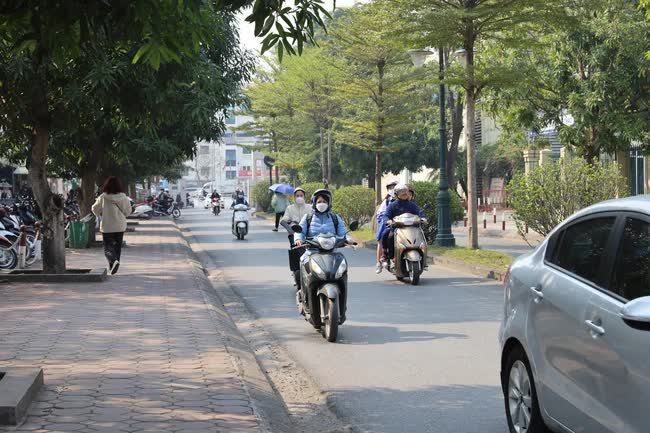 Sinh viên trở lại trường sau kỳ nghỉ Tết Nguyên Đán 2023: Hết Tết rồi, tập trung học hành thôi! - Ảnh 11.