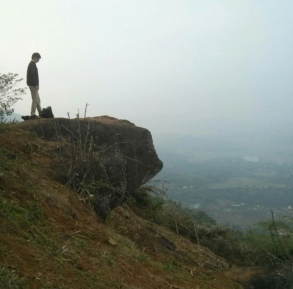 Những mỏm đ&aacute; ở Việt Nam khiến hội m&ecirc; x&ecirc; dịch ph&aacute;t cuồng nhưng sự thật đằng sau mới bất ngờ - Ảnh 6.