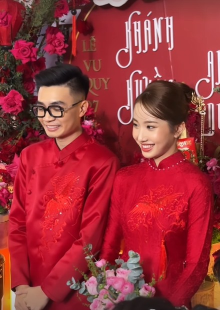 Đ&aacute;m cưới thiếu gia Bụt - Kh&aacute;nh Huyền khiến d&acirc;n t&igrave;nh khen nức nở khi đội b&ecirc; tr&aacute;p to&agrave;n trai đẹp l&agrave;ng game - Ảnh 5.