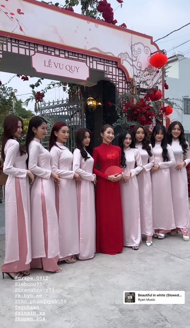 Đ&aacute;m cưới thiếu gia Bụt - Kh&aacute;nh Huyền khiến d&acirc;n t&igrave;nh khen nức nở khi đội b&ecirc; tr&aacute;p to&agrave;n trai đẹp l&agrave;ng game - Ảnh 2.