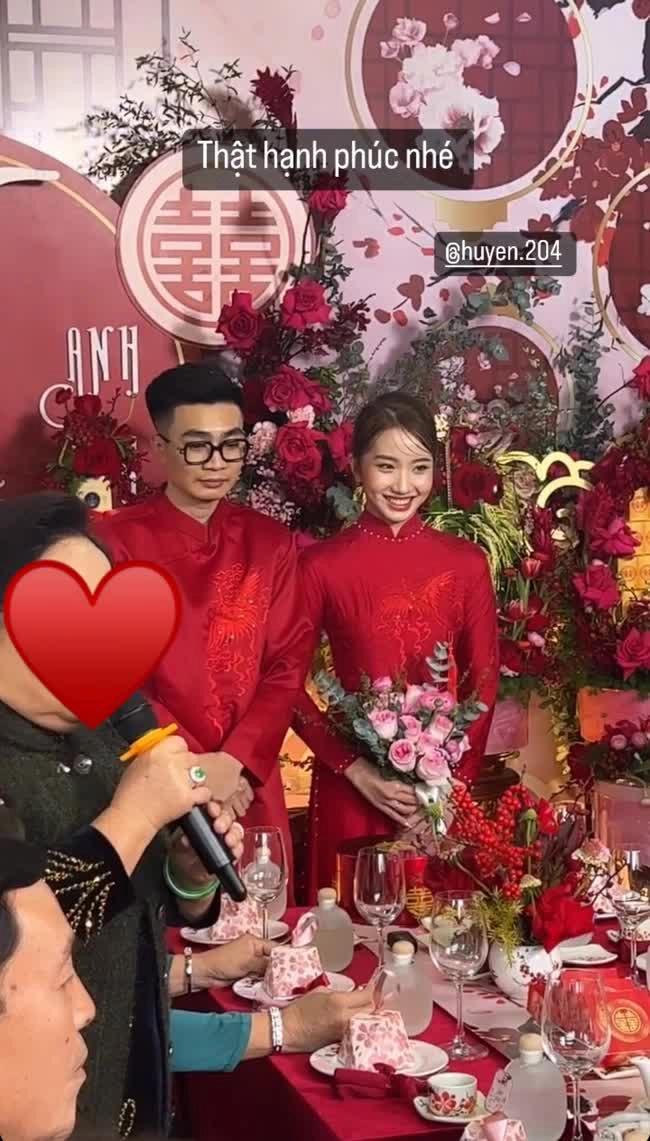 Đ&aacute;m cưới thiếu gia Bụt - Kh&aacute;nh Huyền khiến d&acirc;n t&igrave;nh khen nức nở khi đội b&ecirc; tr&aacute;p to&agrave;n trai đẹp l&agrave;ng game - Ảnh 1.