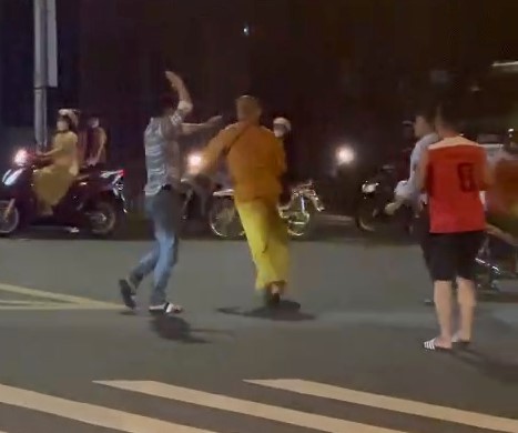 Trụ trì chùa Sắc tứ Khải Đoan lên tiếng việc người tu hành ra đường quậy phá - Ảnh 1.