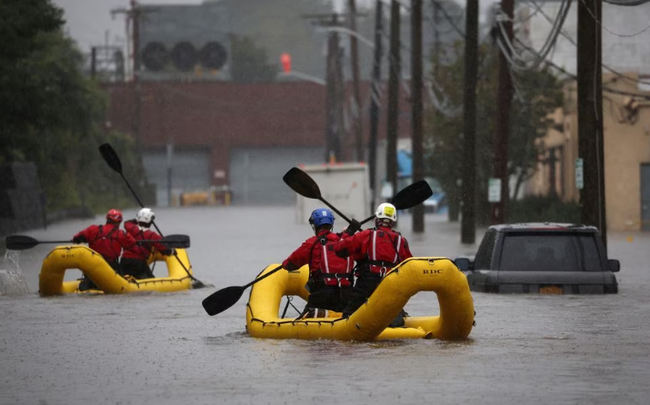 Mưa lớn gây lũ lụt ở New York sẽ là 'bình thường mới' do biến đổi khí hậu