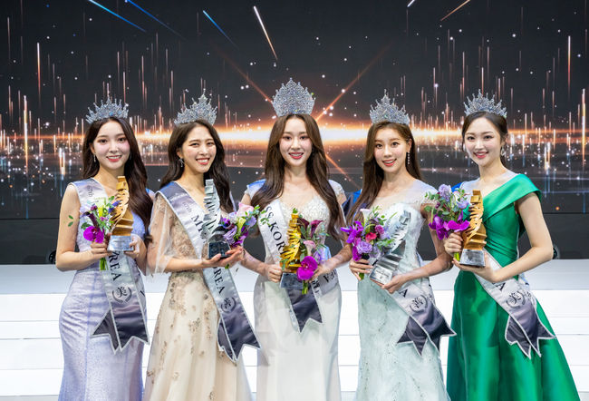Du học sinh 21 tuổi đăng quang Hoa hậu Hàn Quốc 2023, gây tranh cãi vì ảnh đời thường khác một trời một vực - Ảnh 3.