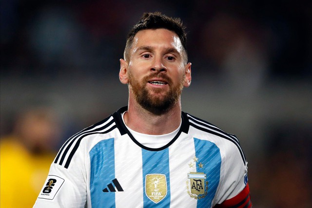 Messi trong ngày tái xuất tuyển quốc gia: Được vỗ tay không ngớt, suýt lập 2 siêu phẩm - Ảnh 3.