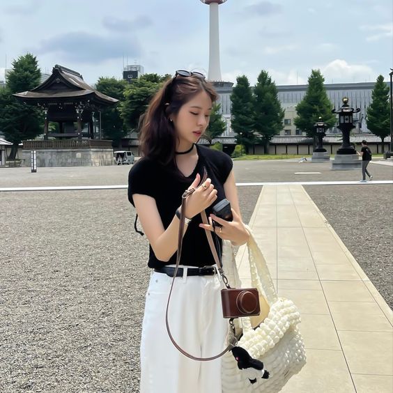 Sống c&ugrave;ng bố mẹ, kh&ocirc;ng mất tiền nh&agrave; nhưng th&aacute;ng n&agrave;o cũng hết sạch tiền - Ảnh 1.