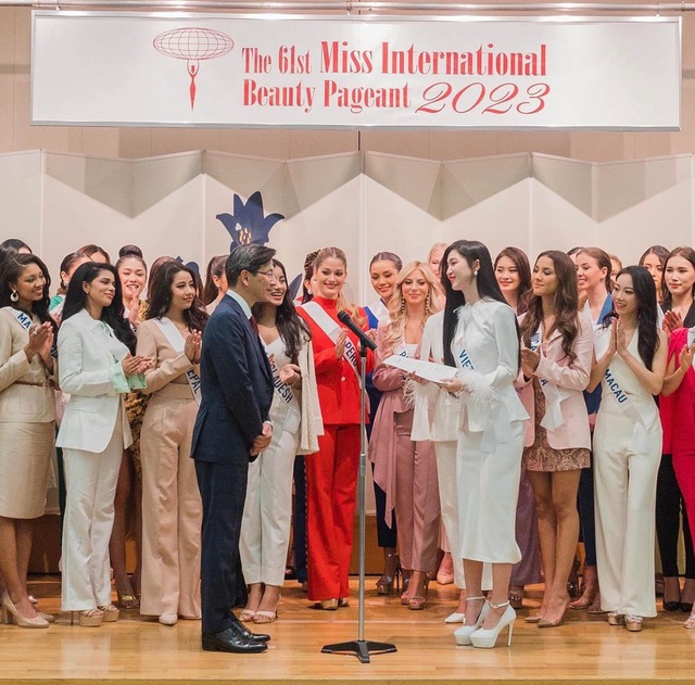 Phương Nhi vướng tranh cãi vì né camera, được xướng tên nhận 1 giải gây lo lắng khi chinh chiến Miss International - Ảnh 6.