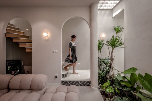 Ngôi nhà hình voi độc đáo sở hữu 7 khu vườn bên trong - Ảnh 12.