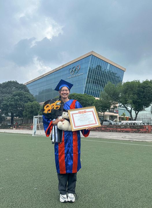 &Aacute;nh Vi&ecirc;n sau giải nghệ: Tốt nghiệp đại học, l&agrave;m Sứ giả UNICEF, trở th&agrave;nh trung t&aacute; qu&acirc;n nh&acirc;n trẻ nhất Việt Nam - Ảnh 1.