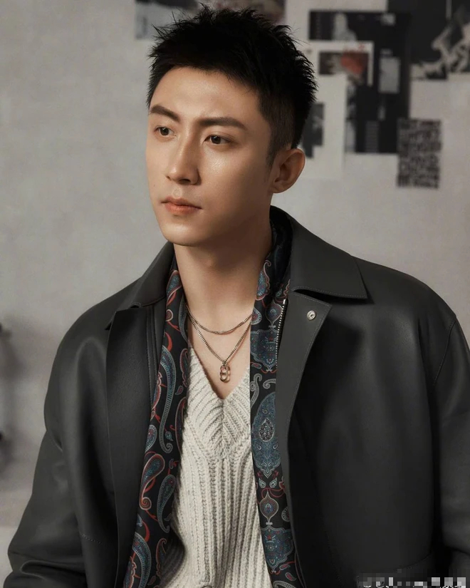 Mỹ nam g&acirc;y sốt MXH v&igrave; nam t&iacute;nh tr&agrave;n m&agrave;n h&igrave;nh, cưng chiều bồng bế bạn diễn nữ như c&ocirc;ng ch&uacute;a - Ảnh 1.